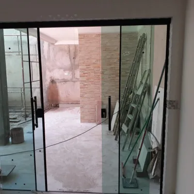 Portas de alumínio em Maringá - foto 14